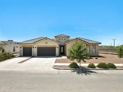 837 Harpendem Dr, Horizon City, TX, 79928-7571 | Card Image