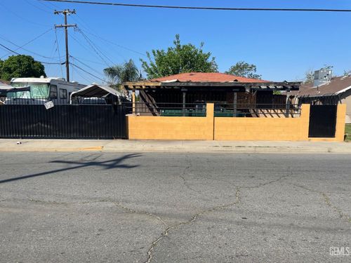 910 S Baker St, Bakersfield, CA, 93307-1165 | Card Image