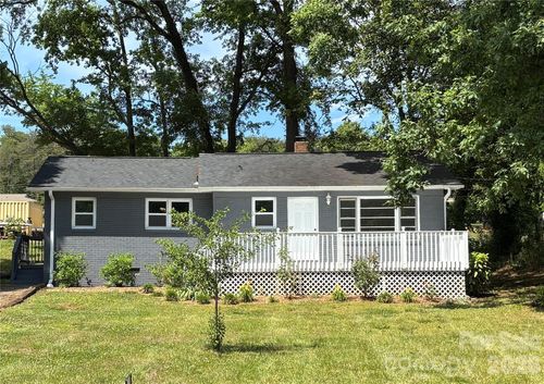 305 Forestway Dr, Mount Holly, NC, 28120-9643 | Card Image