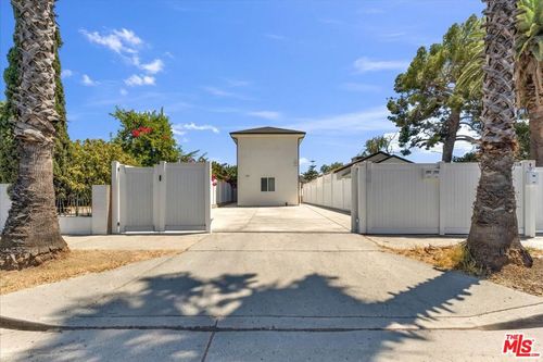 11016 Olinda St, Sun Valley, CA, 91352-3321 | Card Image