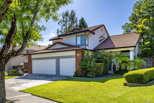 405 La Quinta Ct, Windsor, CA, 95492-8307 | Card Image