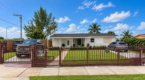 4631 Nw 207th Dr, Miami Gardens, FL, 33055-1262 | Card Image