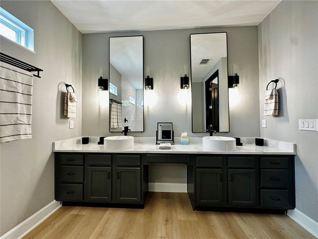 Double vanity | Image 36