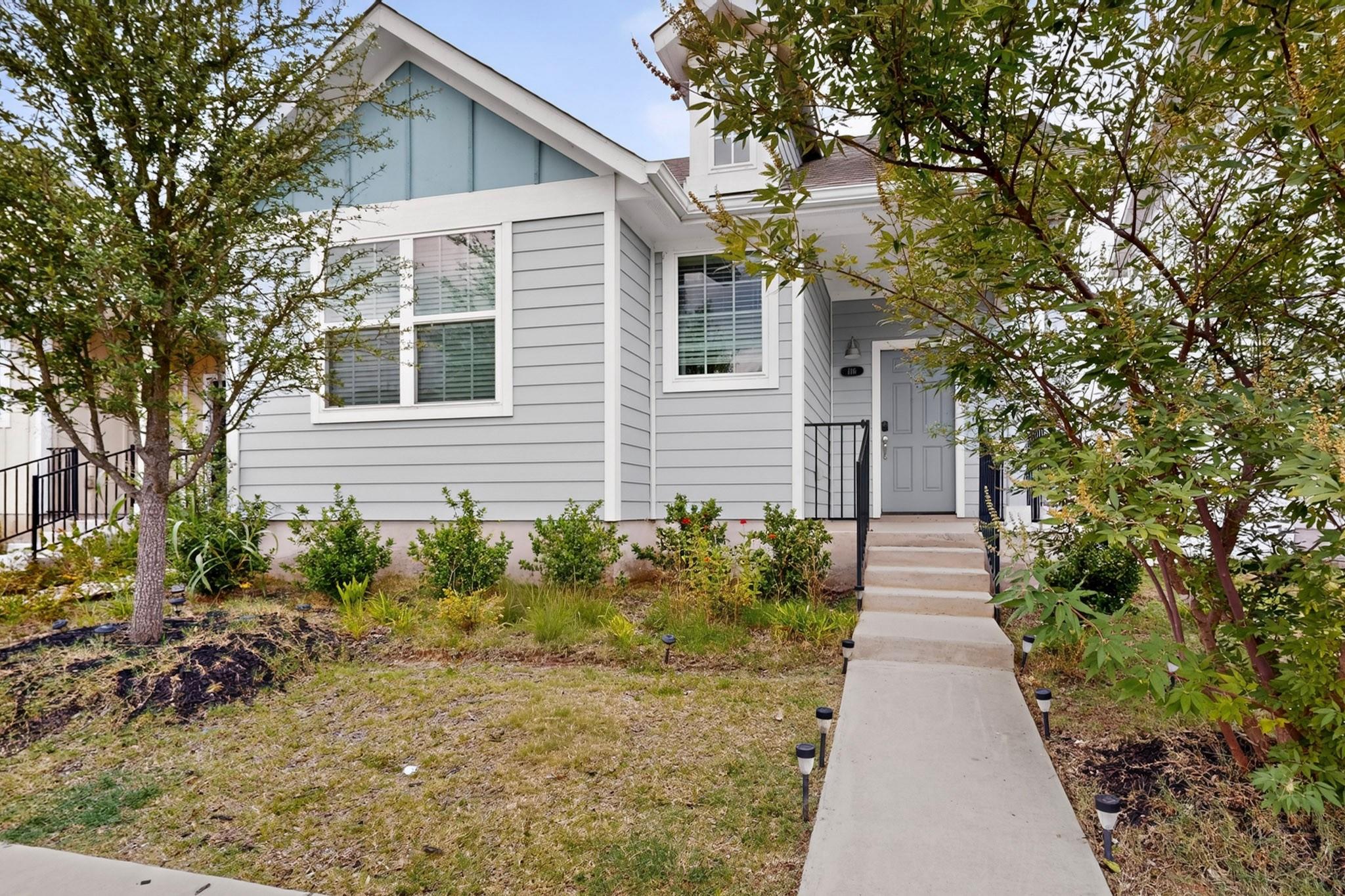 Residential Lease in Elgin 3