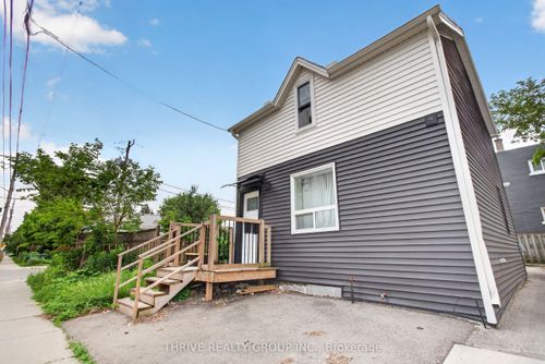 upper-211 Clarence St, London, ON, N6B2J9 | Card Image
