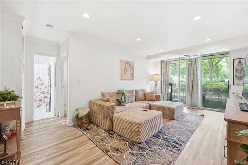 456 River Rd, Nutley, NJ, 07110-3622 | Card Image