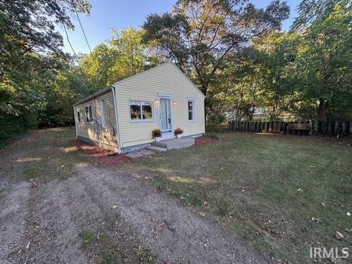 52599 Emmons Rd, South Bend, IN, 46637-4127 | Card Image