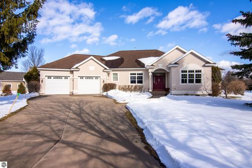 5002 Arrowhead Cir, Williamsburg, MI, 49690-9594 | Card Image