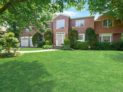 11 Round Hill Rd, Great Neck, NY, 11020-1212 | Card Image