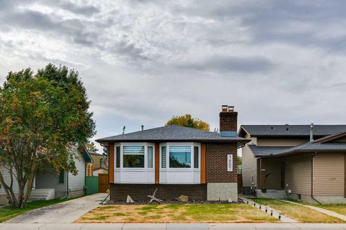 {{alt}} | Card Image