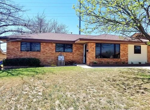 910 Baylor Blvd, Big Spring, TX, 79720-3506 | Card Image