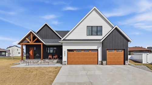 3632 Crimson Loop S, Fargo, ND, 58104 | Card Image