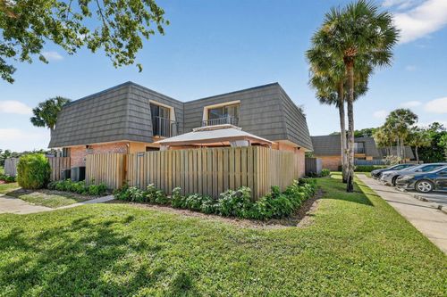 2409 24th Way, West Palm Beach, FL, 33407-6719 | Card Image
