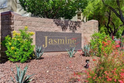 2028-5855 Valley Dr, North Las Vegas, NV, 89031-4167 | Card Image