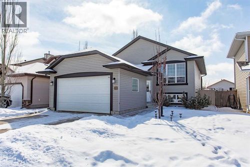 35 Landry Bend, Red Deer, AB, T4R3S4 | Card Image