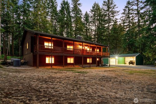 23805 Se 380th St, Enumclaw, WA, 98022-6833 | Card Image