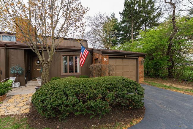 91 Glen Dr, Condo with 2 bedrooms, 2 bathrooms and null parking in Worthington OH | Image 4
