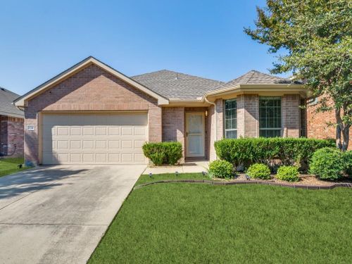 2041 Kingsbridge Drive, Heartland, TX, 75126 | Card Image