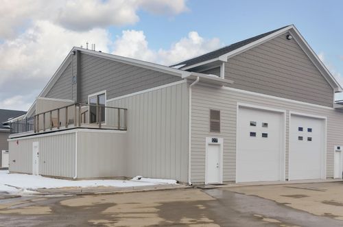 c17-721 Industrial Boulevard, Watertown, MN, 55388 | Card Image