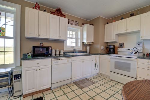 17331 Hillside Road, Morrison, IL, 61270 | Card Image