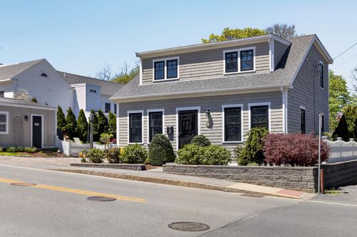48 Bradford St, Provincetown, MA, 02657-1382 | Card Image