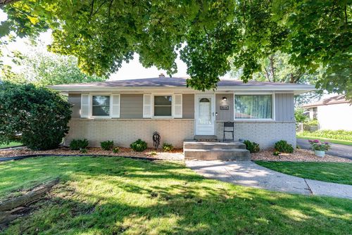 8224 W Waterford Avenue, Greenfield, WI, 53220 | Card Image