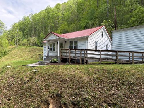 1762 Woods Fork Rd, Grundy, VA, 24614-6100 | Card Image