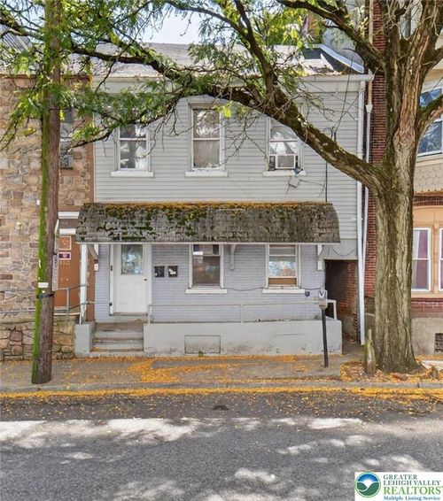 932 W Walnut St, Allentown, PA, 18102-4865 | Card Image