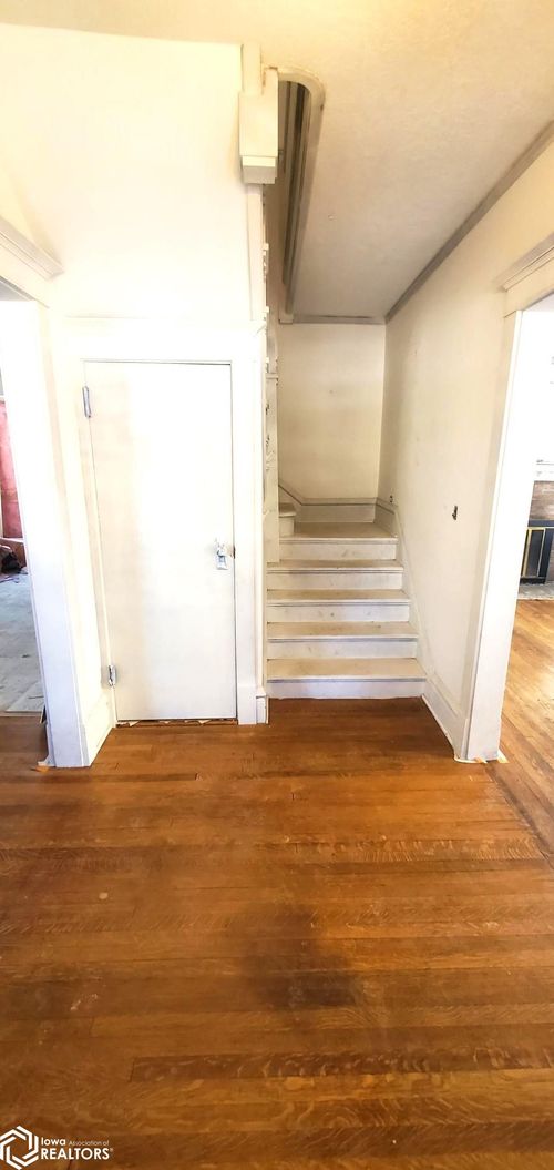 608 Moorehead St, Ida Grove, IA, 51445-1633 | Card Image