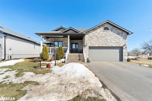 4 Dorchester Dr, Wellington, ON, K0K3L0 | Card Image