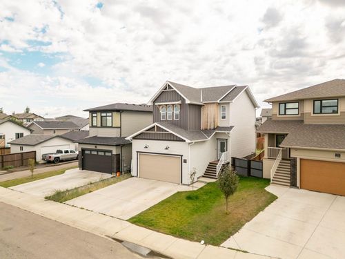 1370 Pacific Cir W, Lethbridge, AB, T1J5V3 | Card Image