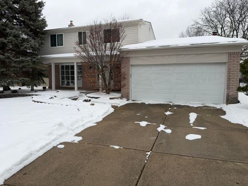 3550 Kings Point Dr, Troy, MI, 48083-5313 | Card Image