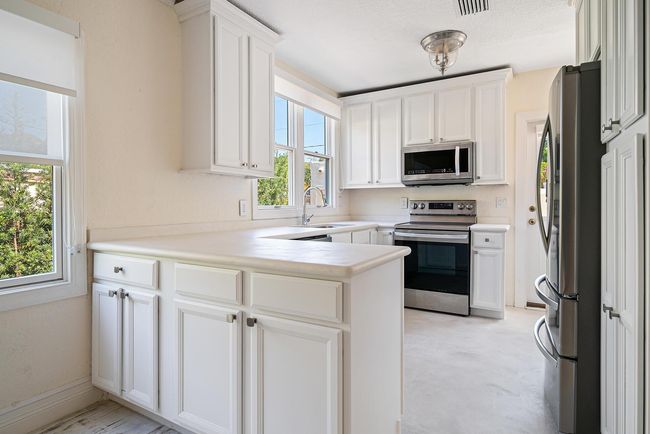 813 Avon Rd, House other with 4 bedrooms, 2 bathrooms and null parking in West Palm Beach FL | Image 9