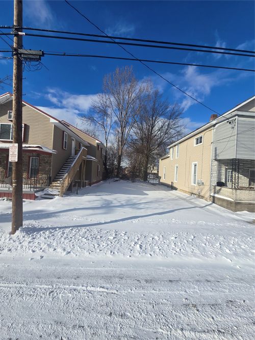 426 E 11th St, Erie, PA, 16503-1210 | Card Image