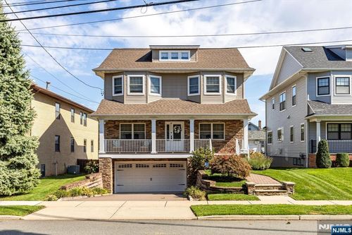 162 Walnut St, Nutley, NJ, 07110-2437 | Card Image