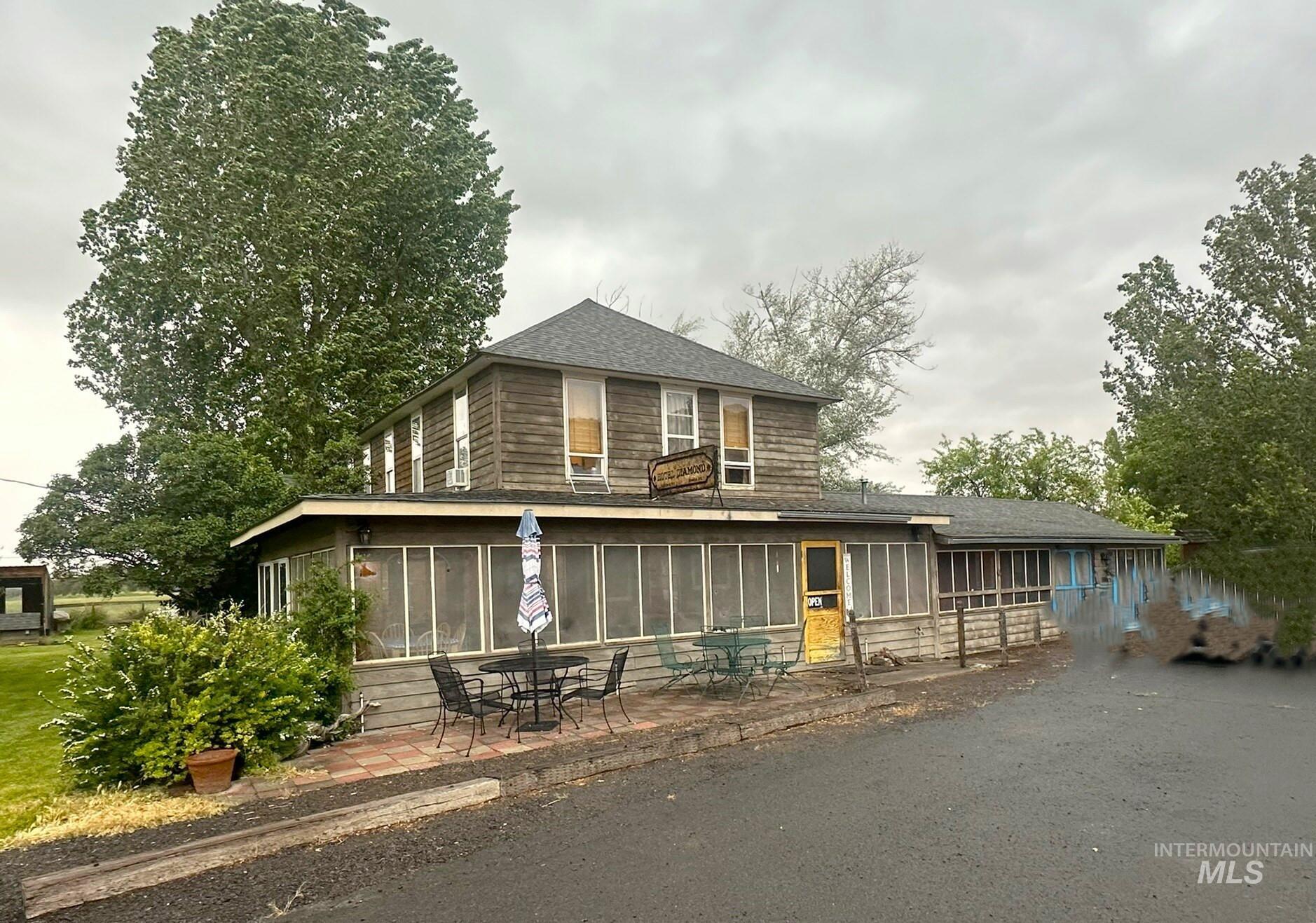 Commercial Sale in Crane 2