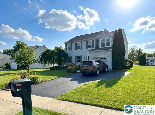 136 Woodview Dr, Quakertown, PA, 18951-2289 | Card Image