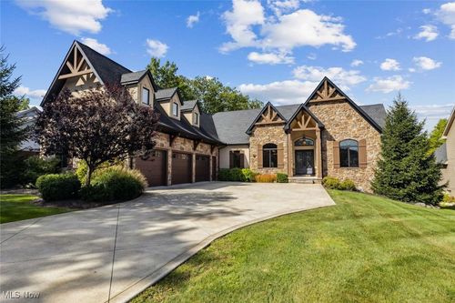 10628 Devonshire Dr, North Royalton, OH, 44133-1994 | Card Image