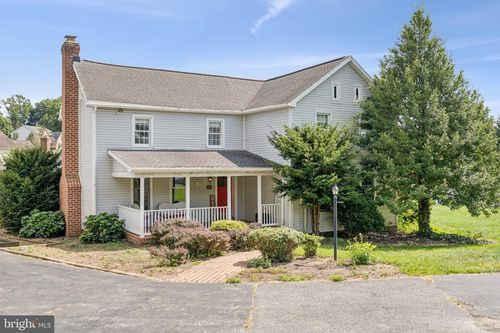 38 Stone Ridge Dr, New Freedom, PA, 17349-9693 | Card Image