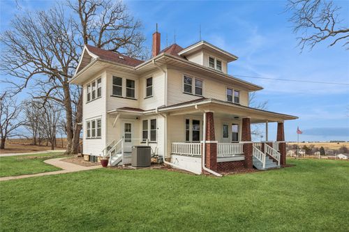 527 Swisher View Dr Sw, Swisher, IA, 52338-9539 | Card Image