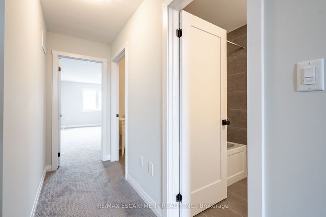 189 Lormont Blvd, House attached with 3 bedrooms, 3 bathrooms and 1 parking in Stoney Creek ON | Image 18