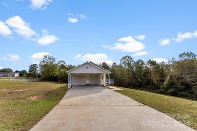 301 Walkers Ridge Drive, House other with 3 bedrooms, 2 bathrooms and null parking in Shelby NC | Image 2