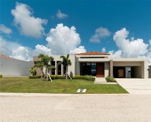9 Los Lagos, Humacao, PR, 00791 | Card Image