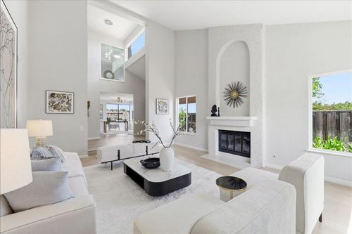 12 Riviera Cir, Redwood City, CA, 94065 | Card Image