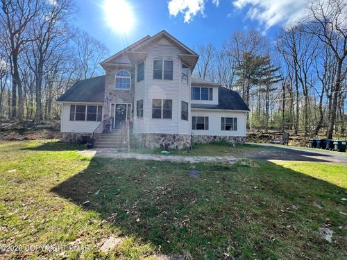 304 Whipporwill Ln, East Stroudsburg, PA, 18302-8486 | Card Image