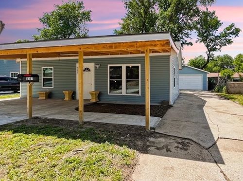 4557 S Hemlock Ave, Wichita, KS, 67216-3033 | Card Image