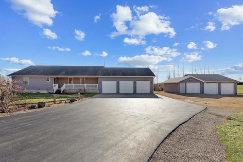 2849 262nd St, De Witt, IA, 52742-9429 | Card Image