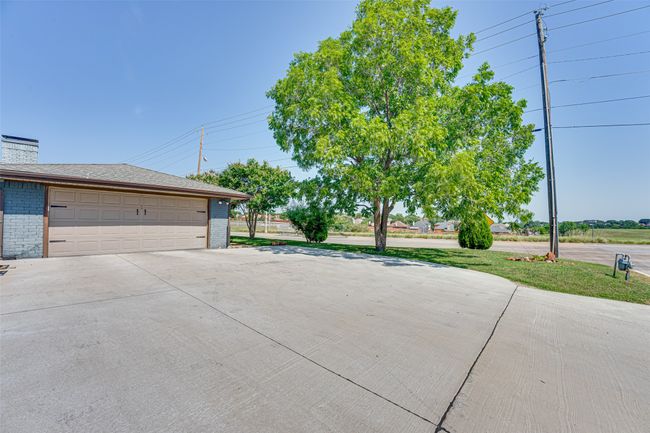 Oversized driveway or an additional vehicle or trailer. | Image 35