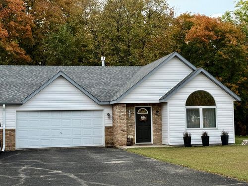 324 Shorewood Cir, Detroit Lakes, MN, 56501-4634 | Card Image