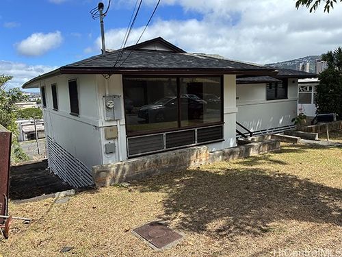 1686 Kamamalu Ave, Honolulu, HI, 96813-1716 | Card Image